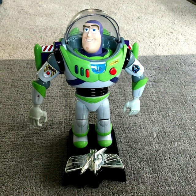 buzz lightyear poseable