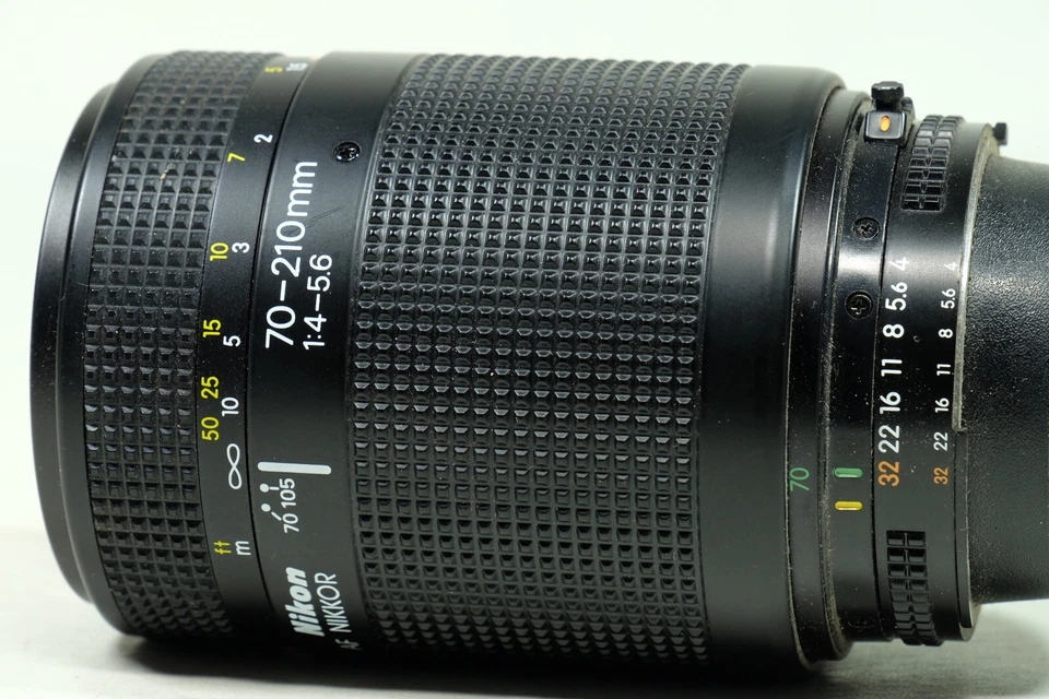 Nikon Nikkor-AF 70-210mm f4-5.6 LENTE AF CON CAPUCHA HN 23 Foto 2 de 4