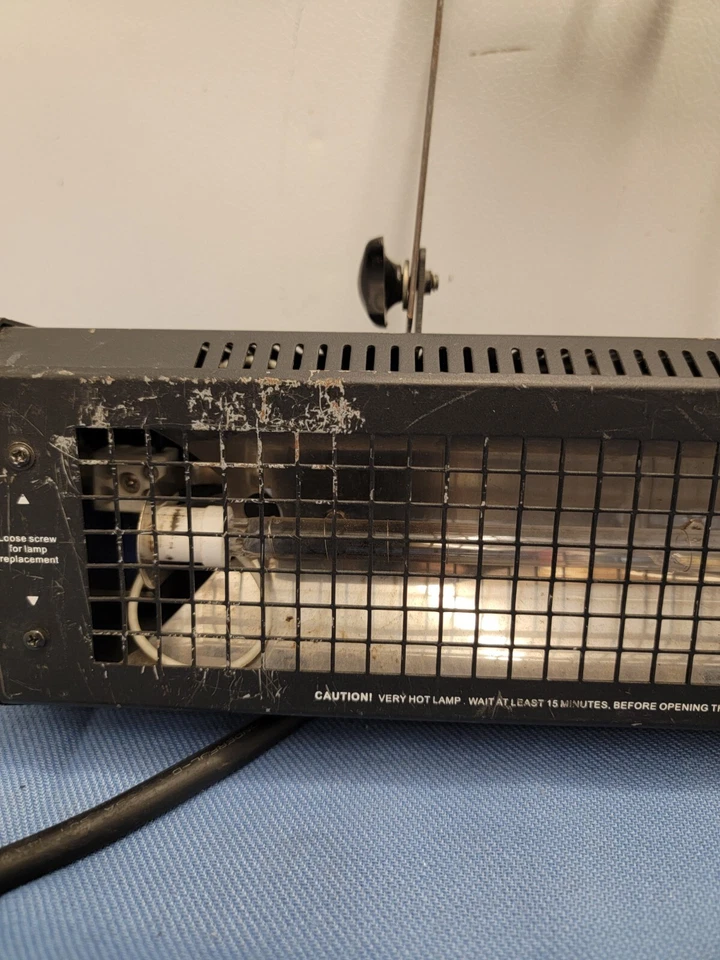 American DJ Mega Flash DMX ,ZB-800, Compact DMX Strobe Light, needs light - Image 4 of 4