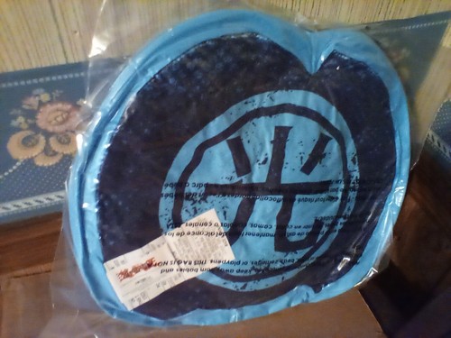 YU-GI-OH Blue Eyes White Dragon Shaped Pillow - Picture 5 of 5