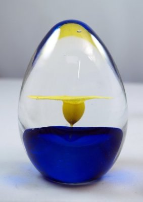 M Design Art Yellow Flower Floating in Deep Blue Egg Paperweight PW-629