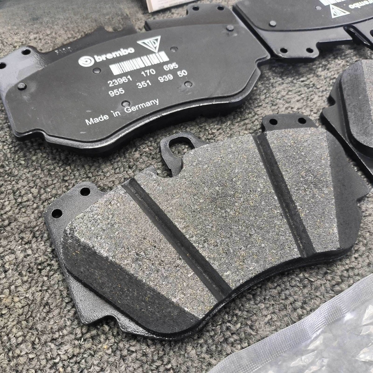 For Lamborghini Huracan 5.2 Front Brake Pad Kit With Sensor 18-20 4S0698151M