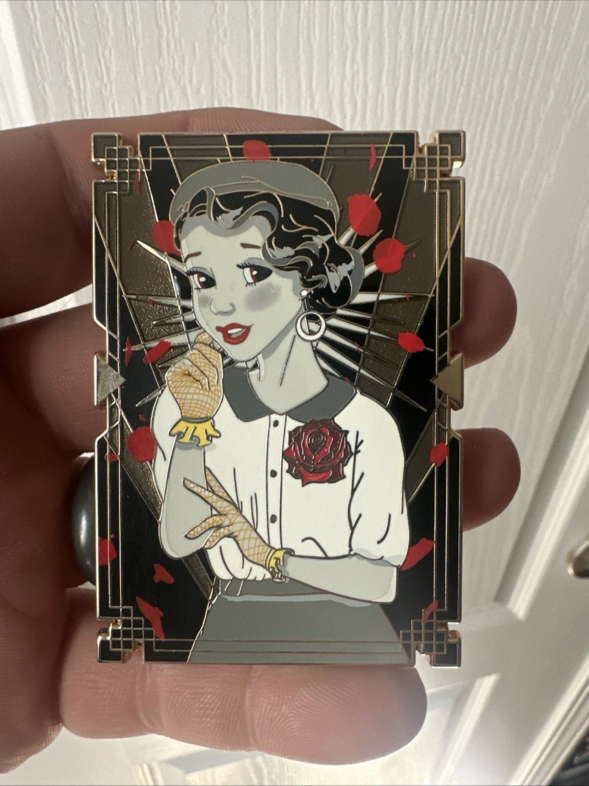 Belle fantasy Pin beauty And The Beast LE20