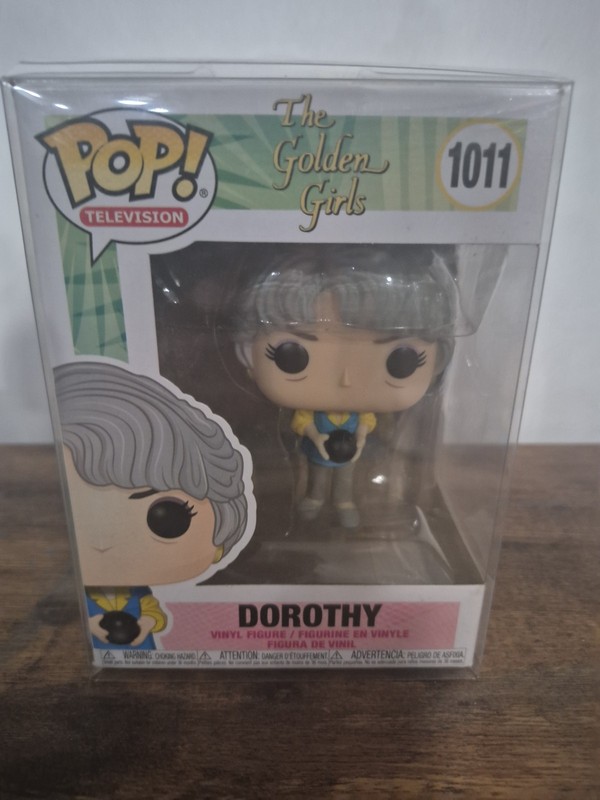 Dorothy Golden Girls Funko Pop #1011 Bowling in Pop Protector