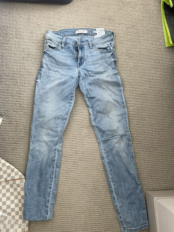 SALE!! Guess Jeans For Sale! Size 26