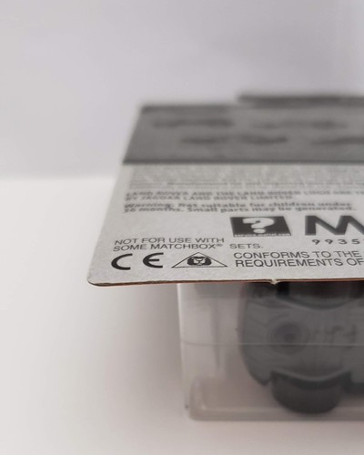 Matchbox Range Rover Evoque -Bended Card - Picture 4 of 5