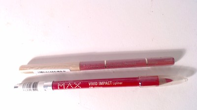 Max Factor Vivid Impact LipLiner 130 ABLAZE & LOREAL CRAYON PETTITE BARELY PINK