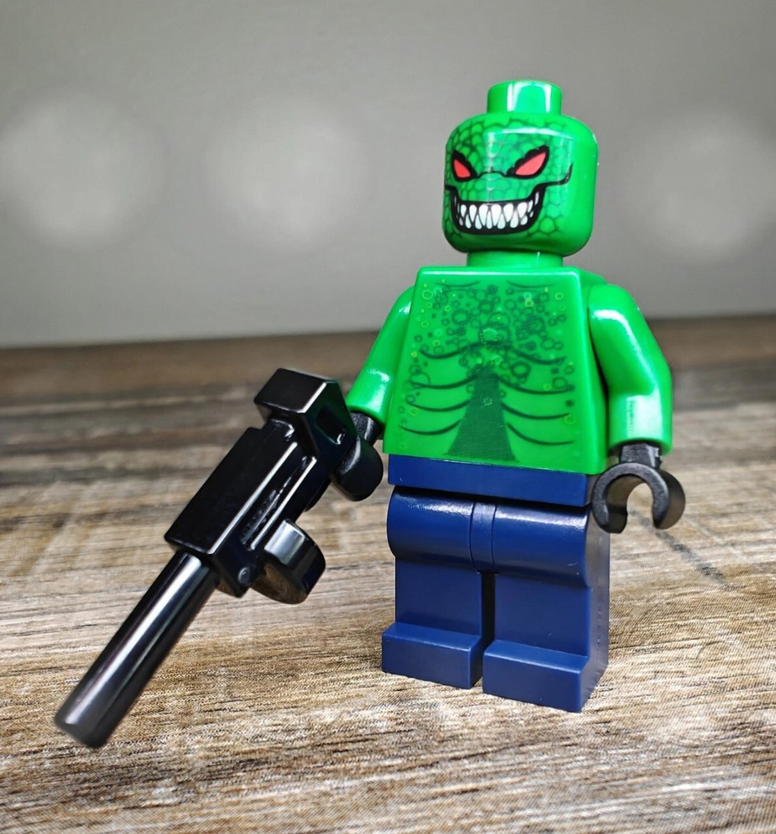 NEW** 100% LEGO Killer Croc Minifigure Batman 7780 Machine Gun