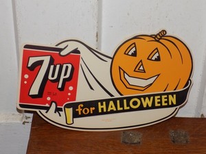 Vintage 1950 7UP Halloween Cardboard Bottle Topper Sign NOS