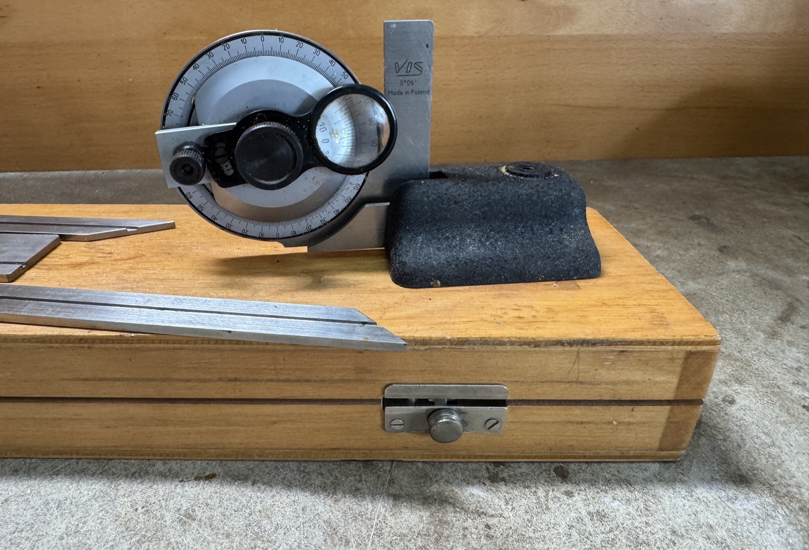 Picture 2 of 5