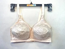 NWOT Bali Womer's 36D Double Support Spa Closure Comfort-U Wireless Bra DF3372