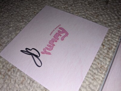 Justin Bieber Yummy Signed CD Single Pink Limited Collectors