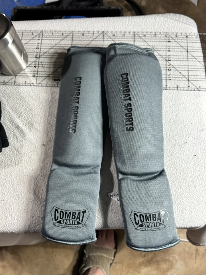 Combat Sports Mens International Boxing Martial Arts Kickboxing Protectors Sz Sm - Image 4 of 4