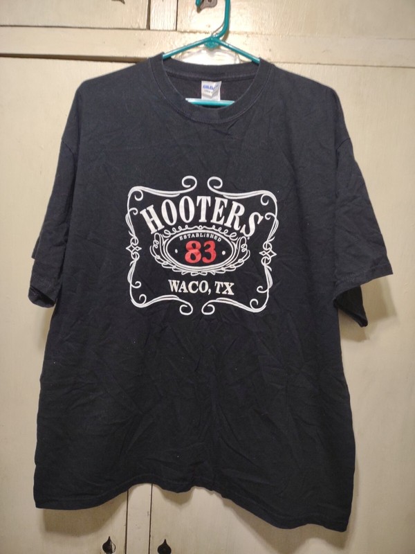 Hooters T-Shirt, Black, Adult Size XL, Waco, TX,