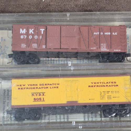4 VTG KADEE TRAIN CARS -BLUE STREAK COTTON BELT BOX CAR, NYDX REEFER, MKT AUTO - Picture 4 of 9