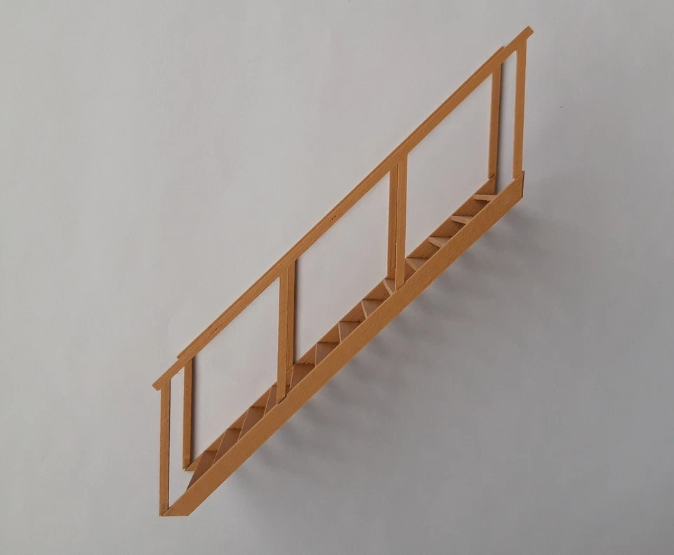 maquette 1 escalier 13 marches, 2 rampes imitation bois 1/18 décor incliné à 45°