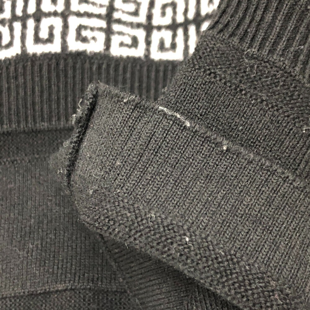 GIVENCHY BM90H84Y9F Total pattern crew neck Apparel Knit GIVENCHY BM90H84Y9F Total pattern crew neck Apparel Knit