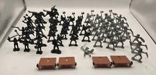 Medieval Plastic Soldiers Figures  Accessories Lot Of 62 Pieces 2"H