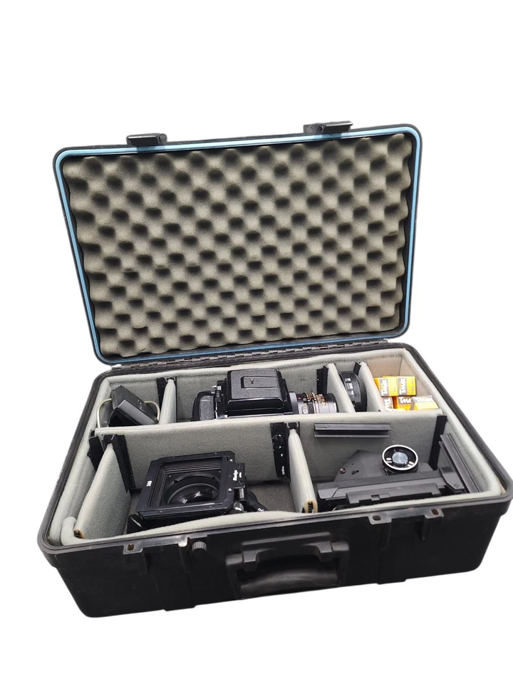 Камера Mamiya RB67 PRO S, призматический видоискатель, задняя панель Polaroid, ручка затвора, абажур объектива - Изображение 3 из 4