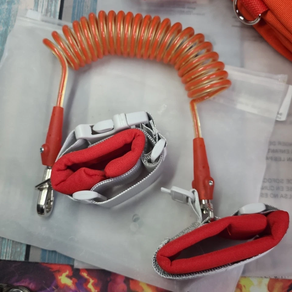 Mochila de dinosaurio rojo para niños pequeños con arnés de seguridad, correa y eslabón de muñeca NUEVA Foto 4 de 4