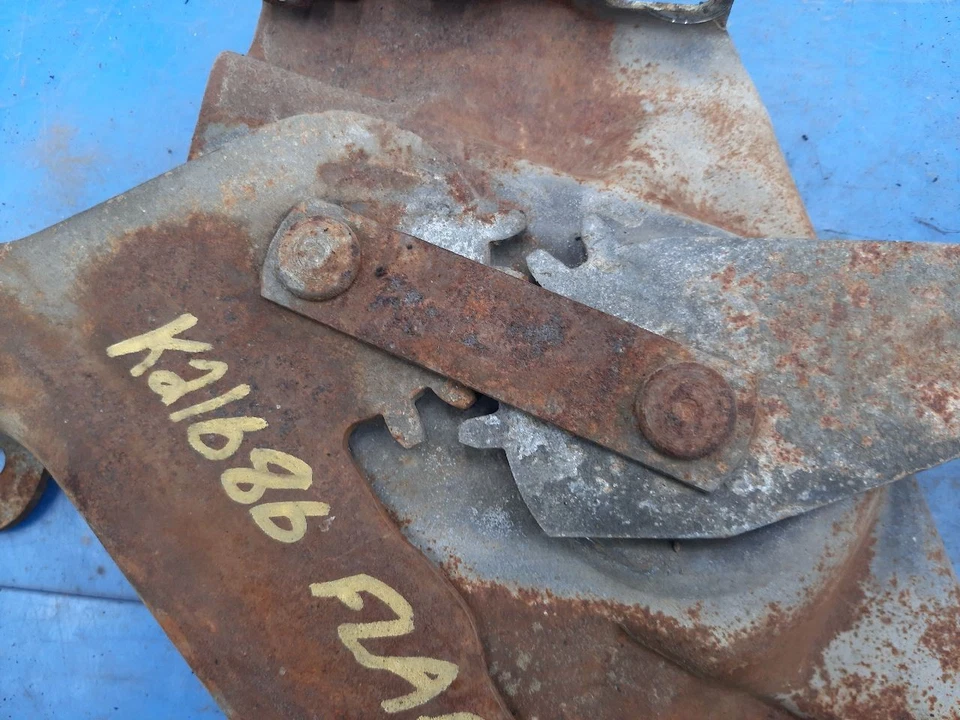 司机左罩铰链适用于 1958 年 BISCAYNE 828836 — 第 4/4 张图片