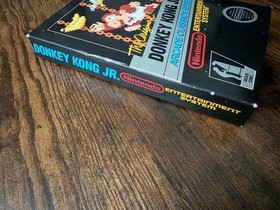 3-screw Donkey Kong Jr complete in box nintendo nes non-hangtab RARE GREAT SHAPE