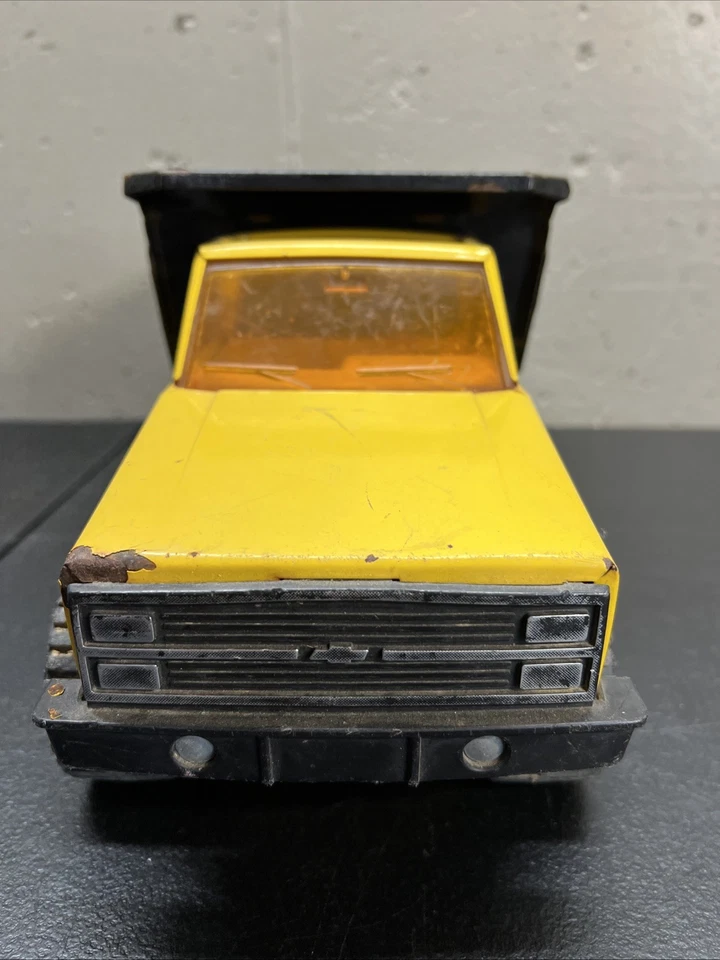 Camión de volteo Tonka vintage amarillo y negro acero prensado años 80 Foto 2 de 4