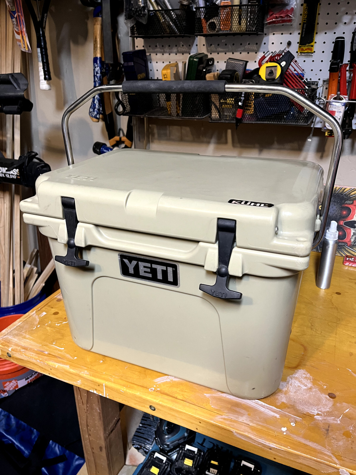 YETI Roadie 20 Cooler Ice Chest W/ Handle Tan Retired Discontinued
