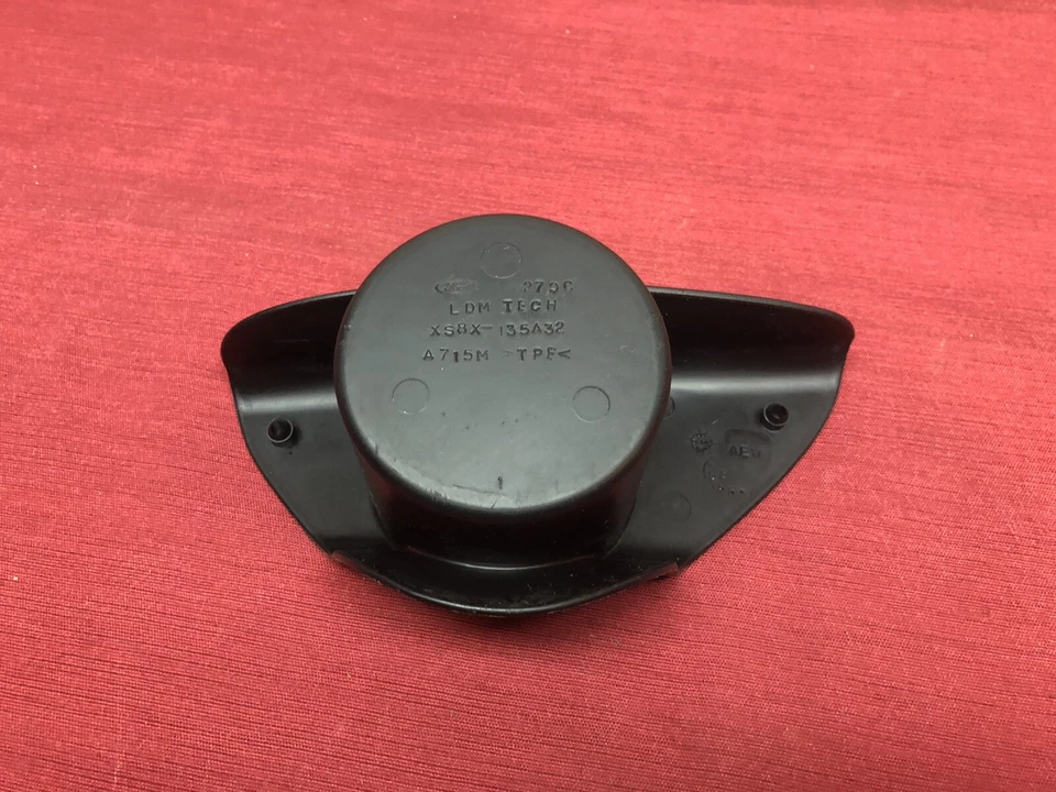 OEM 2002 Mercury/Ford Cougar Center Console Cup Holder - Image 2 of 4
