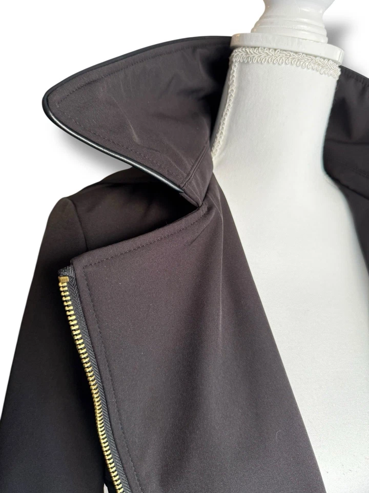 Trench coat com capuz Via Spiga –Pequeno – Capuz grande dramático, zíper, cinto! - Imagem 4 de 4