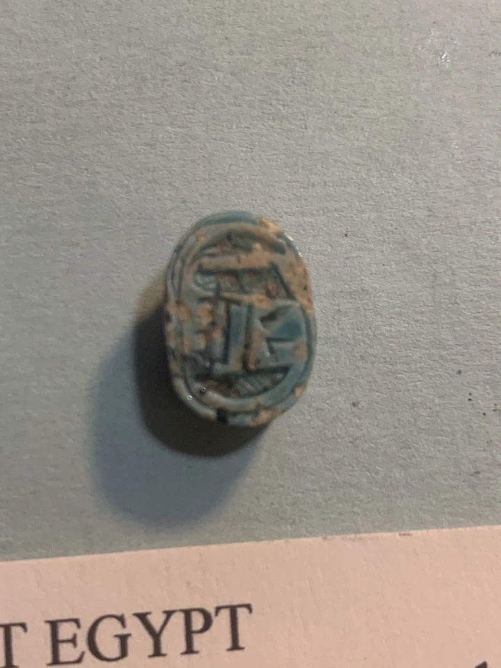 Antiguo escarabajo egipcio dinastía XVIII 1567 a.C. Foto 2 de 4