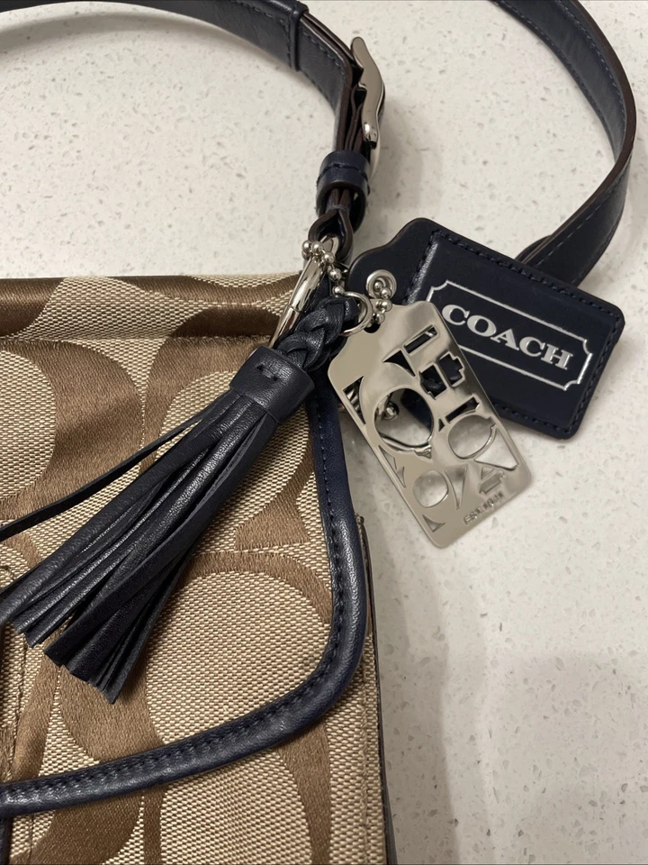 Bolso Bandolera Coach Willis Signature Legacy Azul Marino Cuero Logo Bloqueo Giratorio Foto 3 de 4