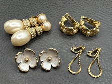 VINTAGE 80s 90s Gold Tone Faux Pearl Flower EARRINGS Hoops 1 Monet CLIP LOT