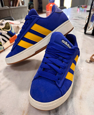 adidas Men s Low Top Lace-Up Athletic Sneakers Blue/Yellow Classic Logo