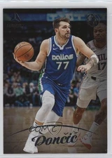 2022-23 Panini Chronicles Luminance Luka Doncic #143