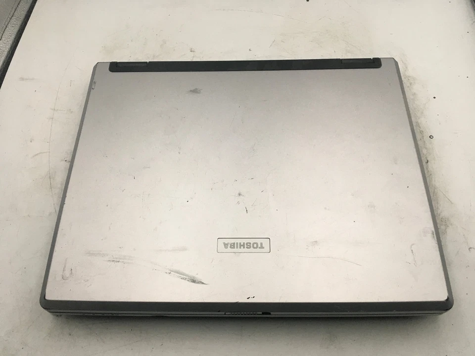 TOSHIBA SATELLITE A55 S106 -FOR PARTS/NO POWER- INTEL CELERON M - NO RAM-READ-BB - Image 4 of 4