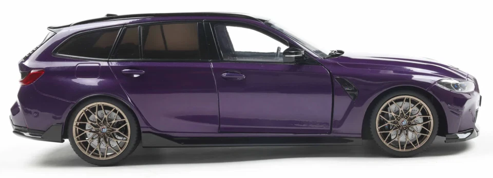 BMW M3 Touring Performance 2024 Purple 1/18 - S1813701 SOLIDO - Imagen 3 de 4