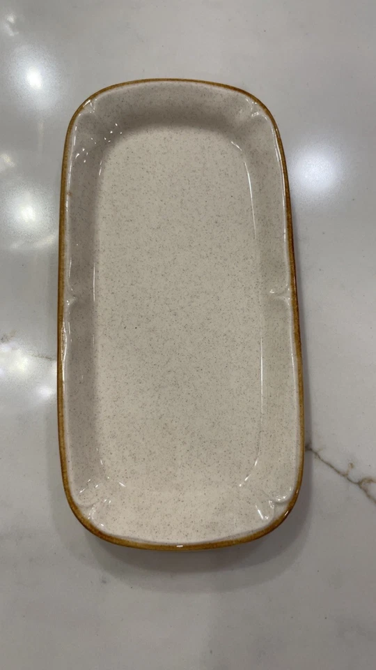 Plato de mantequilla Heartland de gres internacional vintage con tapa granja de campo Foto 3 de 4