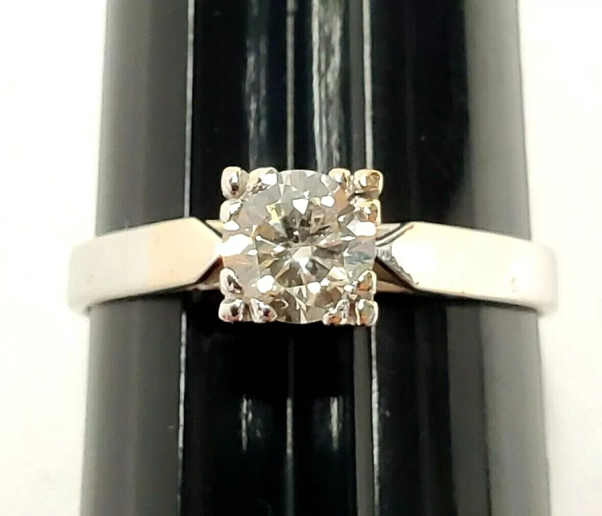 Yellow gold shop rhodium plating