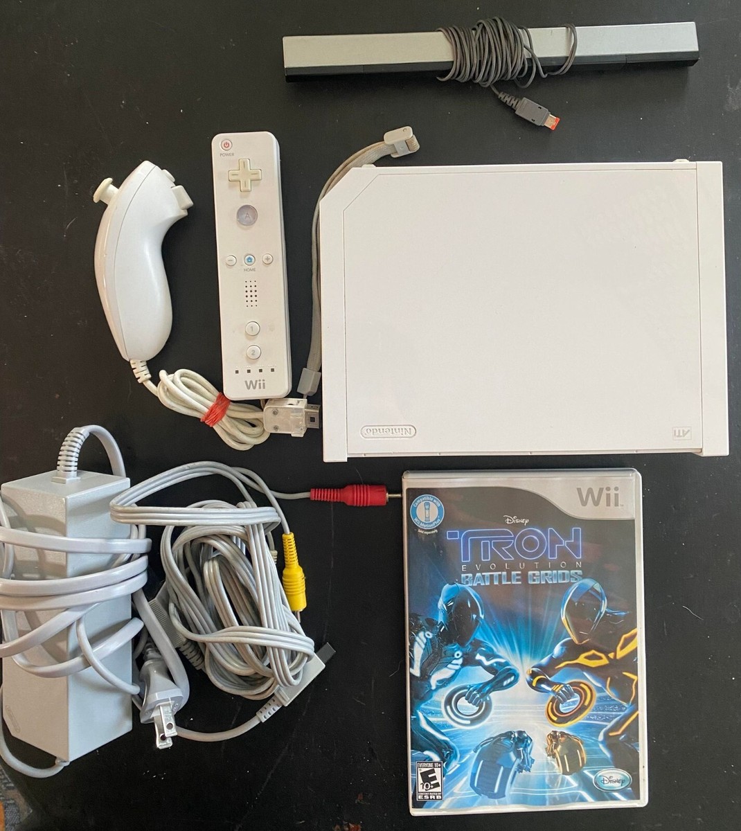 Nintendo Wii Console - White - Includes all cords, Wiimote +