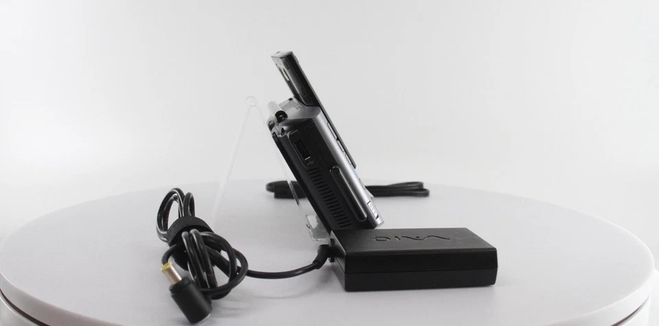 Sony VAIO 4.5-inch Micro Laptop 1GB RAM 40 GB HD (VGN-UX380N) - Image 2 of 4