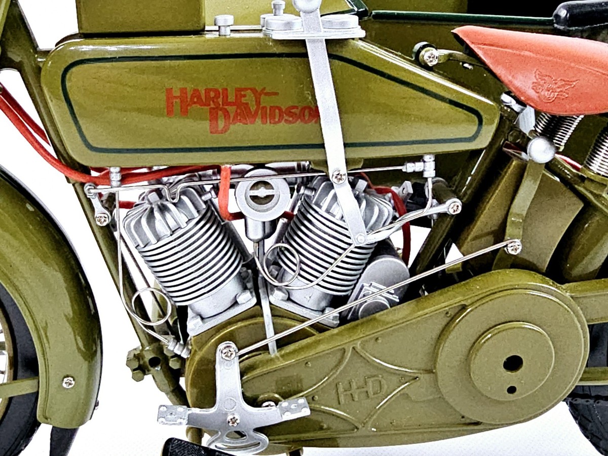 Xonex 1:6 Scale 1917 Harley Davidson Motorcycle Model With