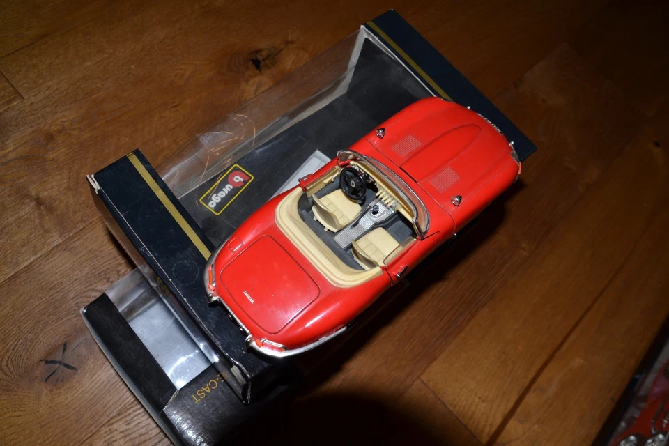 jaguar e type 1:18 burago - Bild 4 von 4