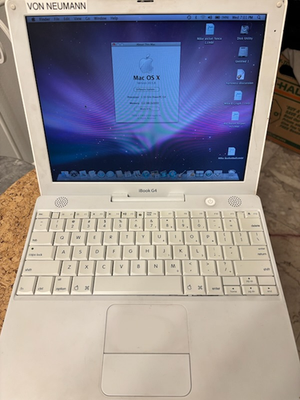 Apple iBook G4 12” 1.33Ghz 512 Mb RAM 40Gb HDD White Laptop w