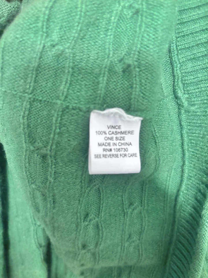 Usado en Excelente Condición Vince Kelly Verde Suéter Poncho Cachemira Talla Única ¡Precioso! Foto 3 de 4