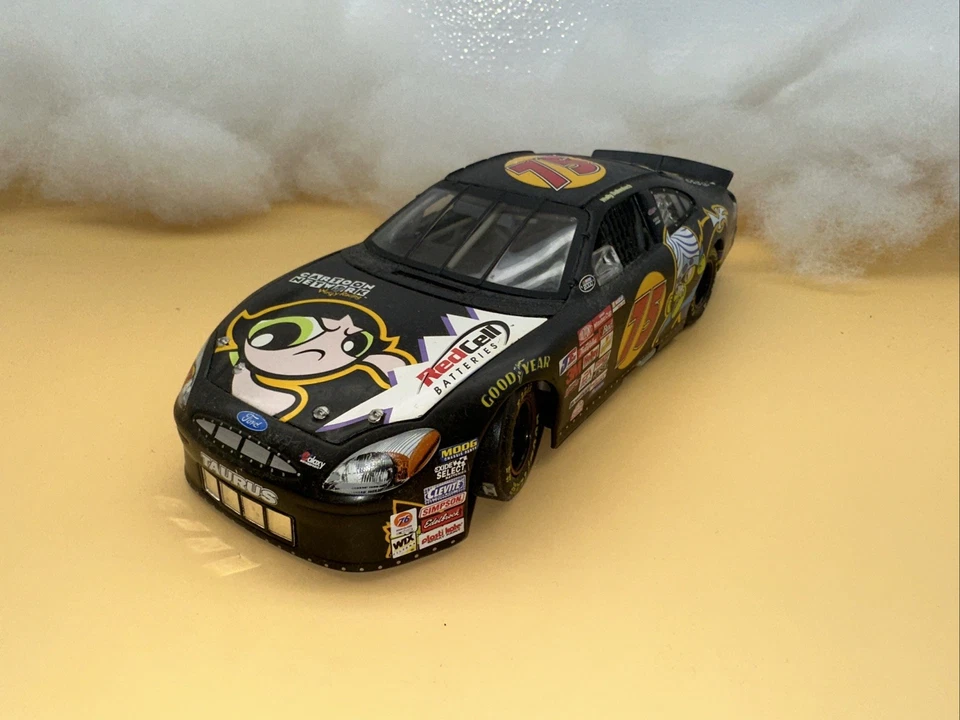 Wally Dallenbach #75 Cartoon Network Chicas Superpoderosas Tauro NASCAR Banco Numerado Foto 4 de 4