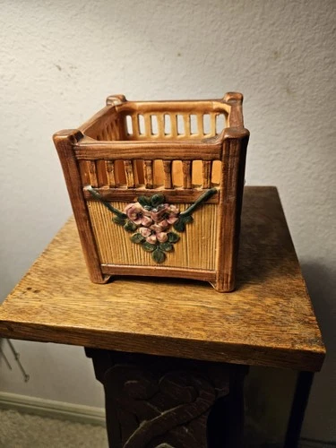 Marked Weller Klyro Planter.  4.5" Square.  Fence Post Design. As Is.