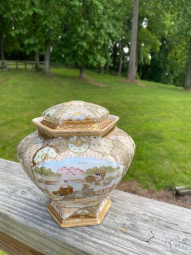 Porcelain Hexagon Antique Asian Ceramic Vase & Lid - Picture 2 of 11