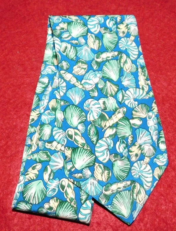 CORBATA CON MOTIVO DE CONCHAS MARINAS AZUL/VERDE/BLANCO HECHA EN ITALIA - CORBATAS - CORBATAS DE DISEÑADOR Foto 2 de 3