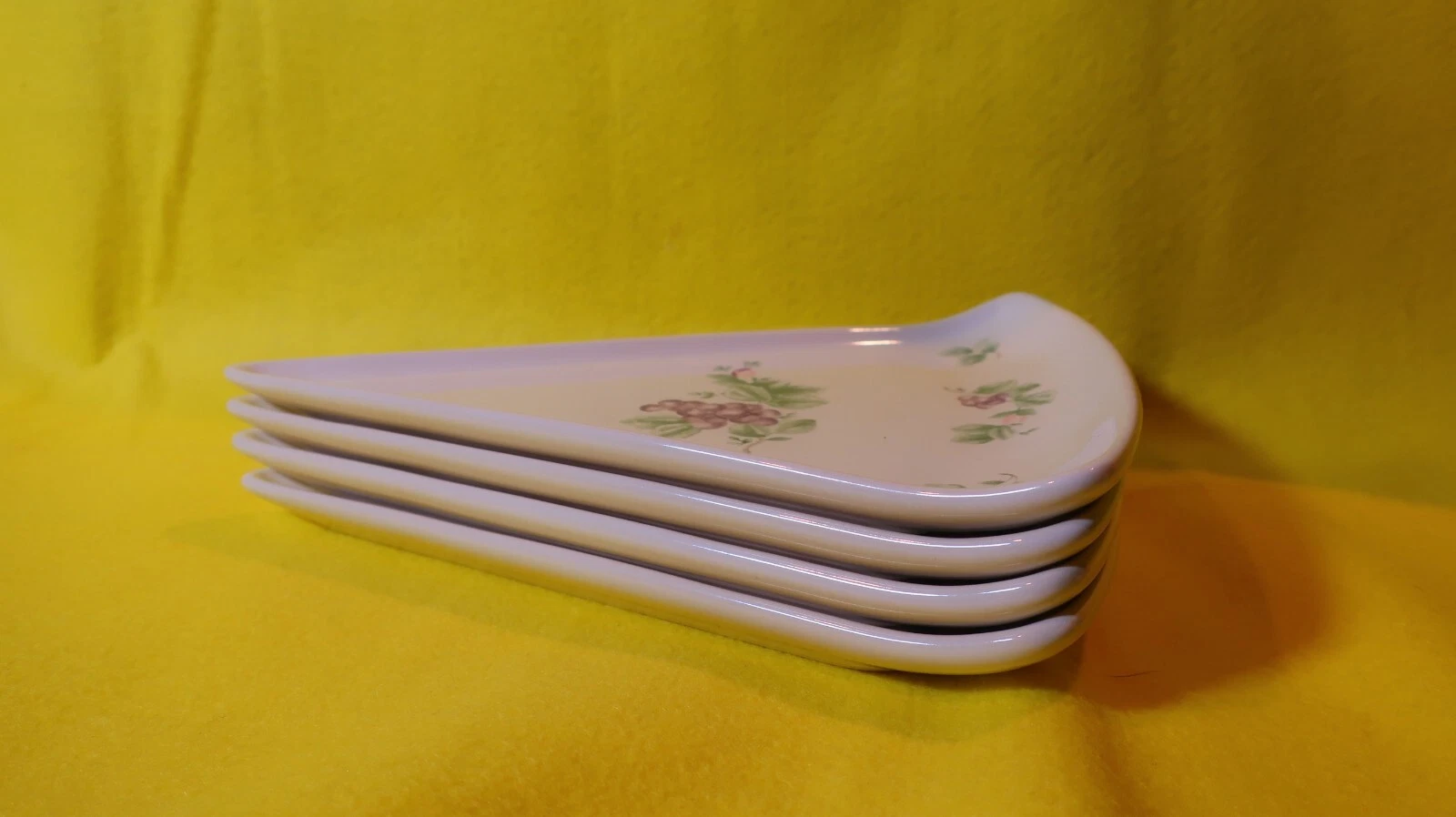 Pfaltzgraff Grapvine Pizza Pie Slice Dish Plate Lot Of 4
